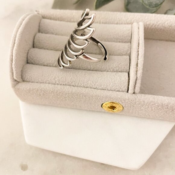 925 Sterling Silver Large Butterfly Wings Ring Chunky Bold Statement Ring - Picture 4 of 7